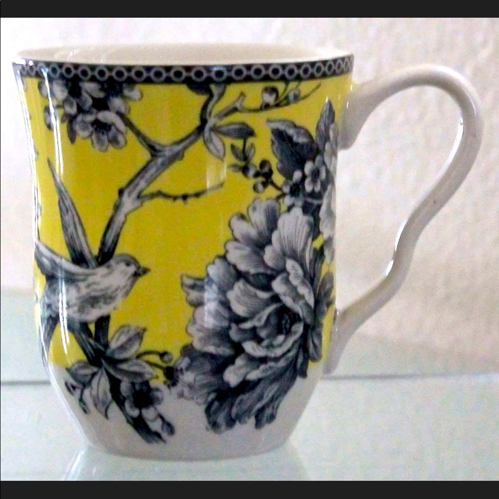 222 FIFTH ADELAIDE YELLOW MUG CUP PORCELAIN